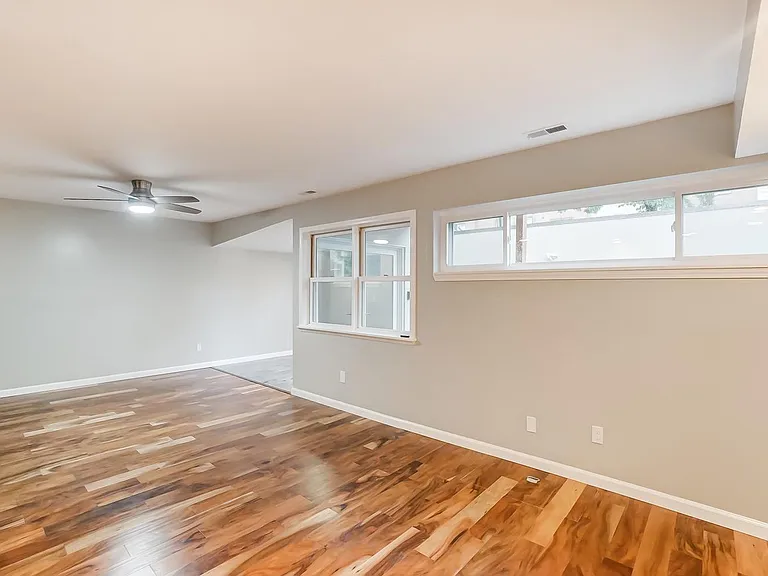 114 E Corry St — Photo 7