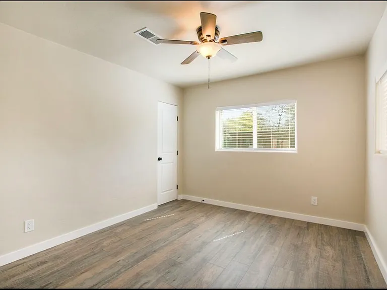 635 Adams St NE #A — Photo 16