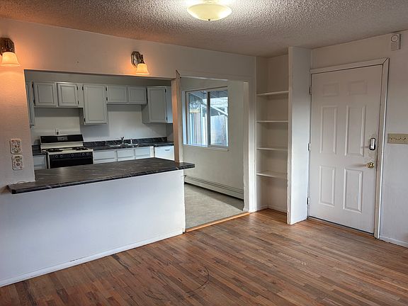3rd image of 332 Lake Rd #2