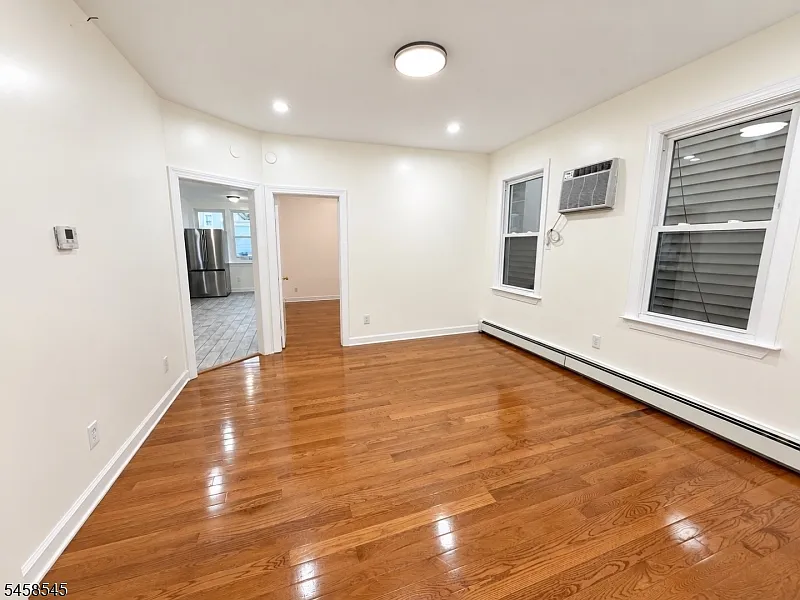 2 bed, 1.0 bath, $2,400 — Photo 3