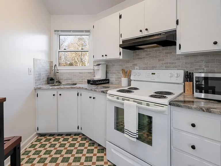 408 Hazel Mill Rd — Photo 4