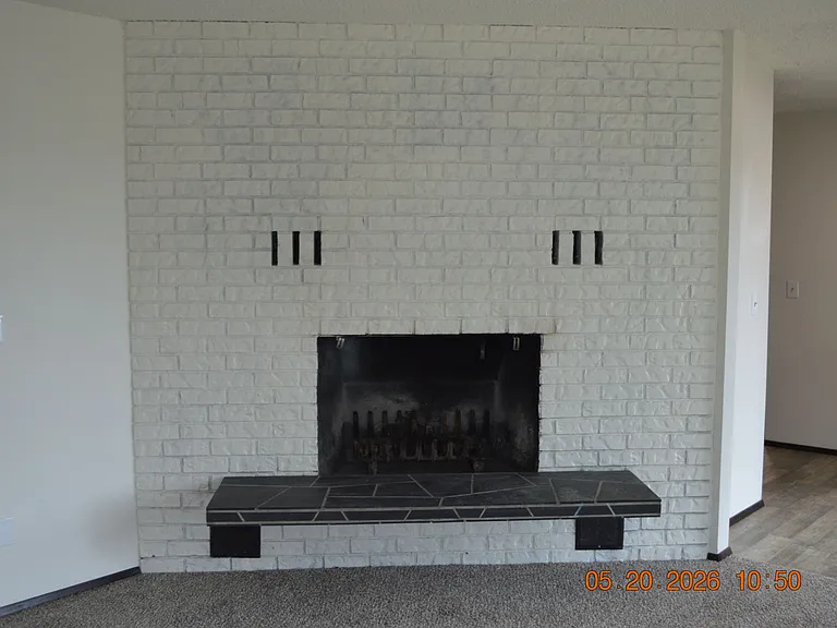 215 SW 3rd St — Photo 4