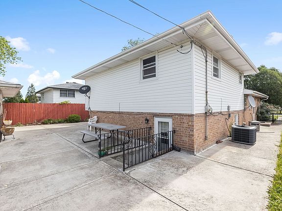 3rd image of 8028 Natchez Ave
