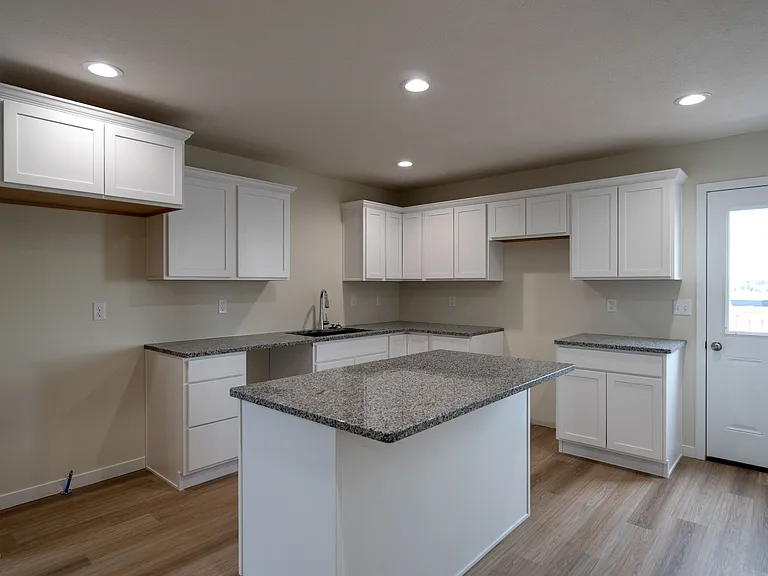 4321 Dawn St — Photo 5
