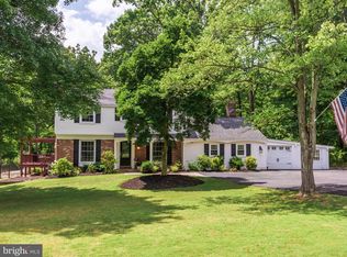 30 Harvey Ln, Malvern, PA 19355