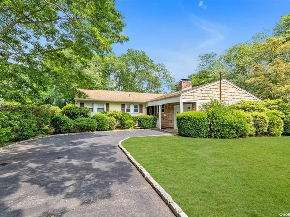 55 Cherokee Avenue, West Islip, NY 11795