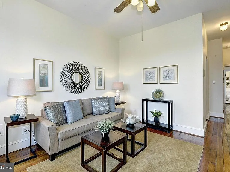 408 Seward Sq SE #7 — Photo 4