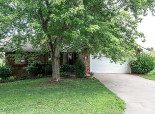 102 N Eastwood Dr, Nixa, MO 65714