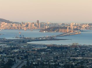 12 Clipper Hl, Oakland, CA 94618