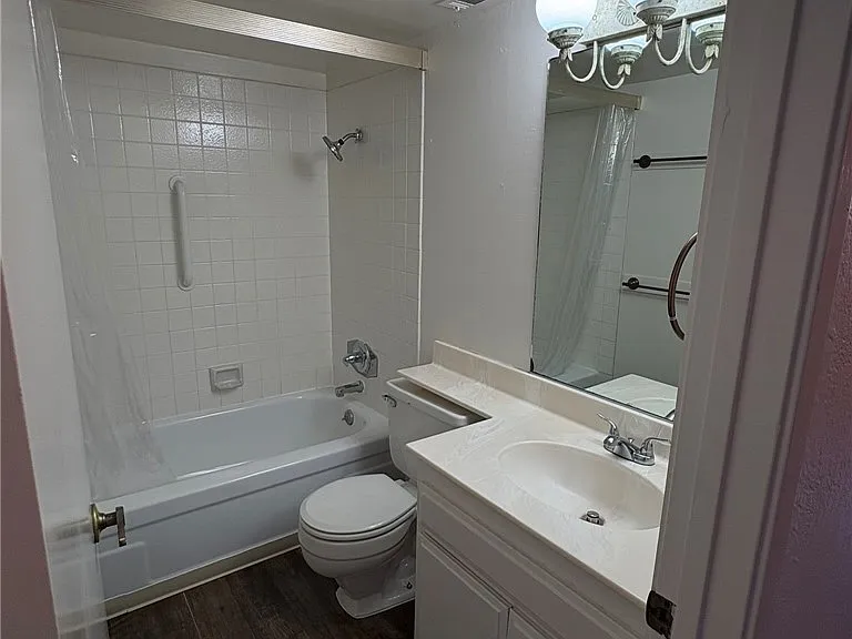 1585 Christopher Ln — Photo 11