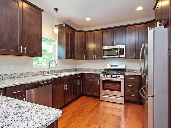 2nd image of 1050 Painted Lakes Ct