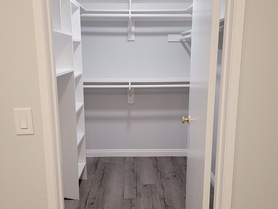 1st image of 2107 N Beachwood Dr #106