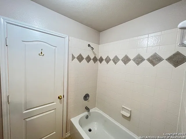 1303 Bluff Frst — Photo 31