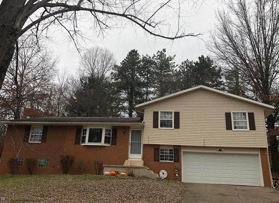 1st image of 3 Manor Dr