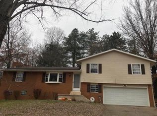 3 Manor Dr, Cambridge, OH 43725