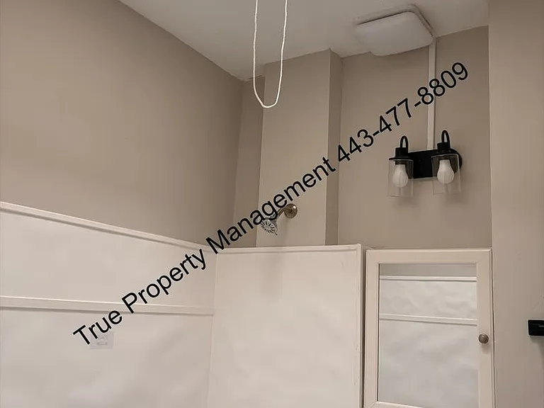 1107 N Longwood St — Photo 10