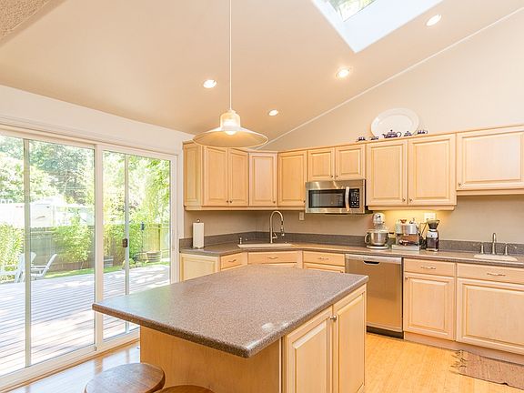 5th image of 1825 SE River Glen Ct