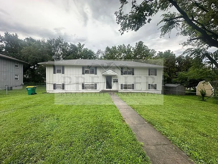 240 W Kump Ave #C
