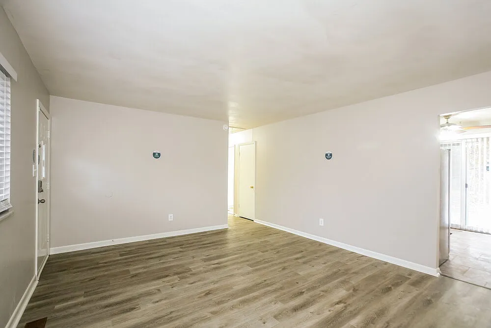 3 bed, 1.5 bath, 1107 sqft, $1,575 — Photo 3