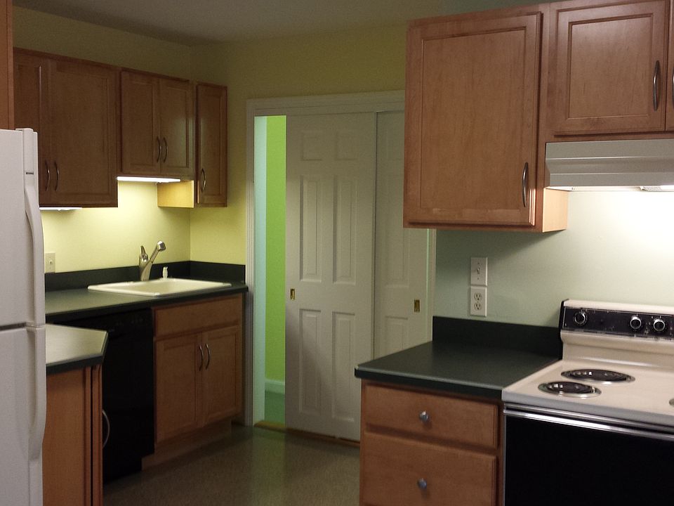 2nd image of 158 Washington St