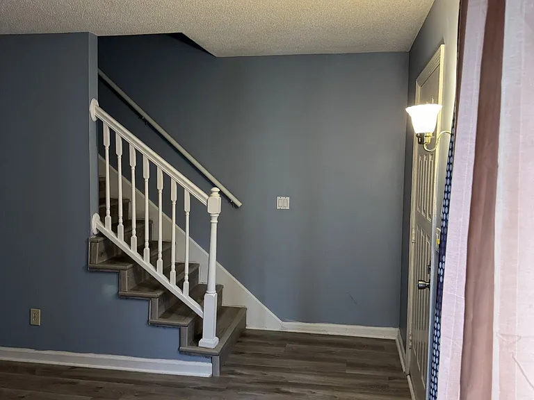 110 Elizabeths Ct #110 — Photo 4