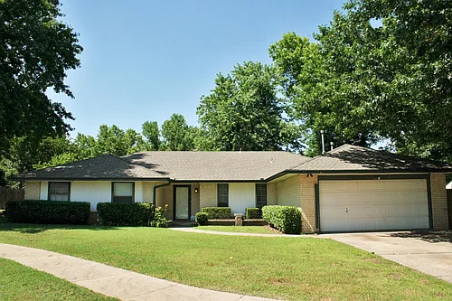 4019 Coventry Ln Photo 1