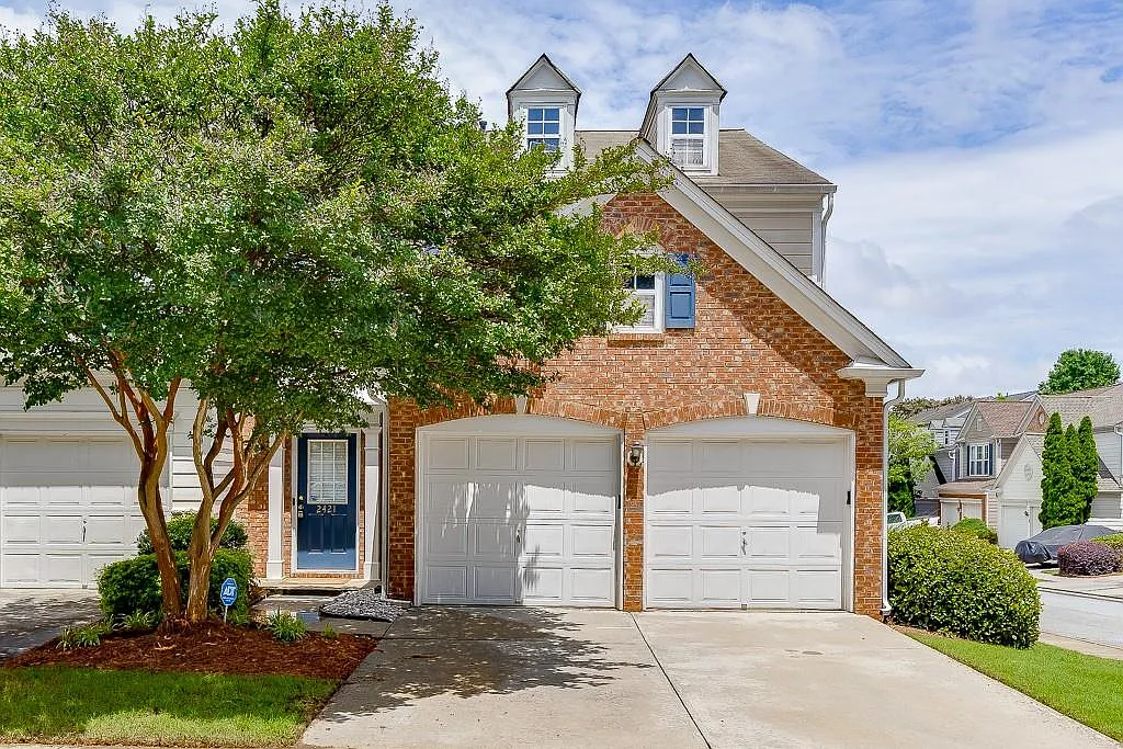 3 bed, 2.0 bath, 1816 sqft, $2,500 — Photo 2