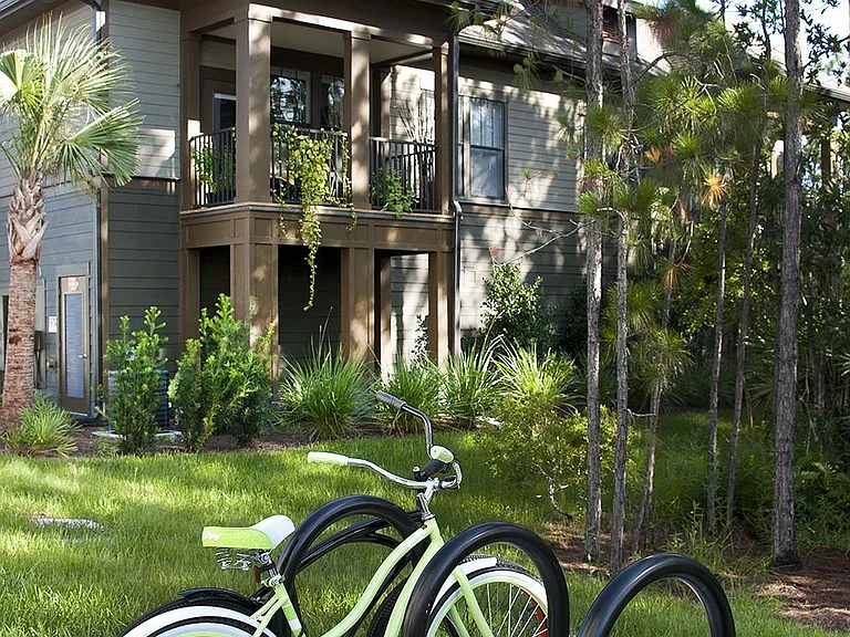 Whitepalm Apartments — Photo 26