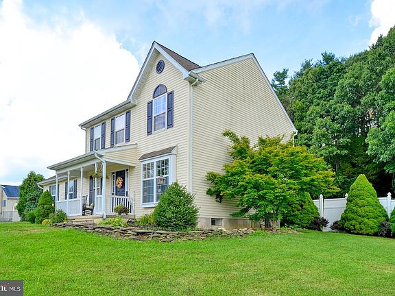 5th image of 55 Orchard Crest Dr