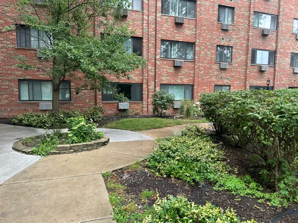 5348 N Cumberland Ave APT 220, Chicago, IL 60656