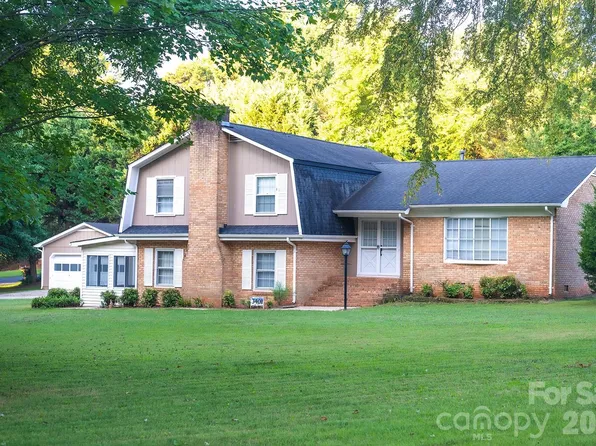 3401 Tracelake Dr, Matthews, NC 28105