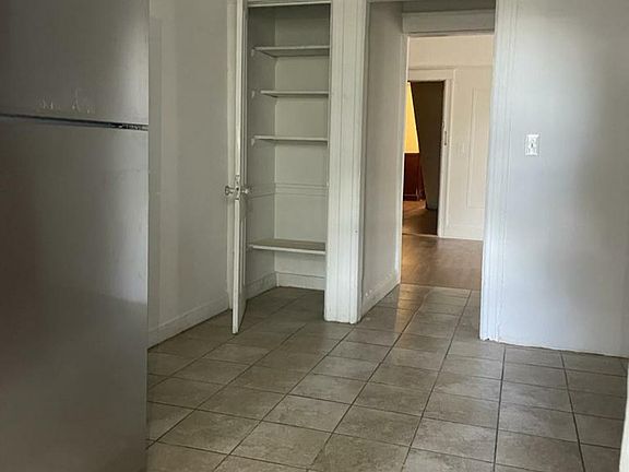 3rd image of 137 Beech St APT 1