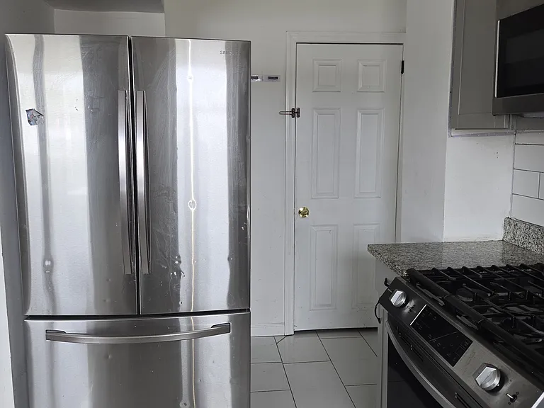 601 Randolph St — Photo 6