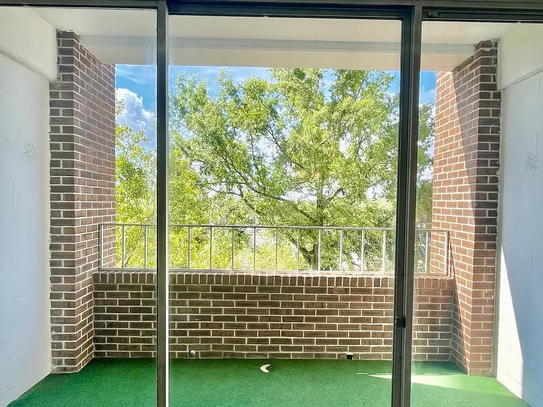Two Bedroom Condo in Downtown Charleston — Photo 18