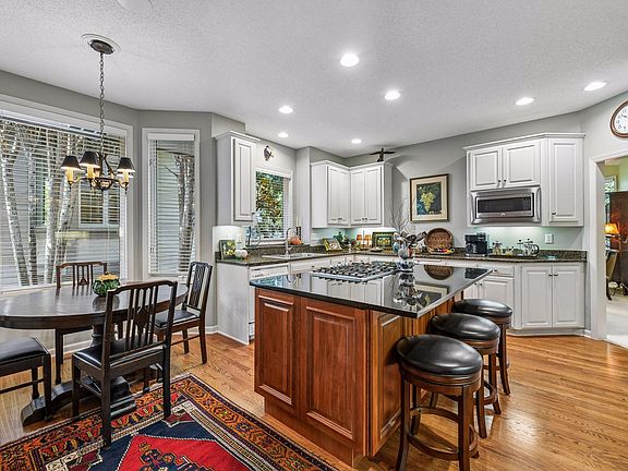 2nd image of 635 Waycliffe Dr N