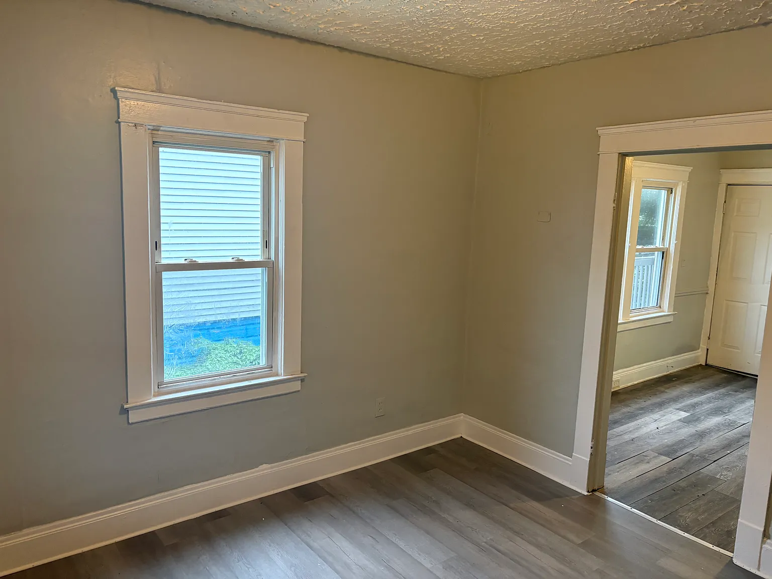 4 bed, 1300 sqft, $1,350 — Photo 3