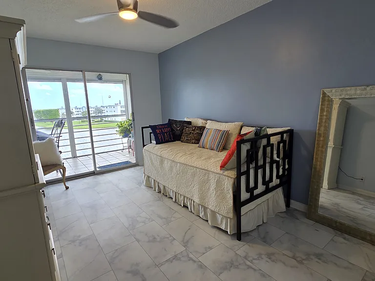 4030 Rexford Rd #B — Photo 12