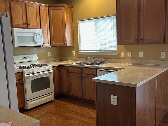 4th image of 1940 Crepe Myrtle Ln