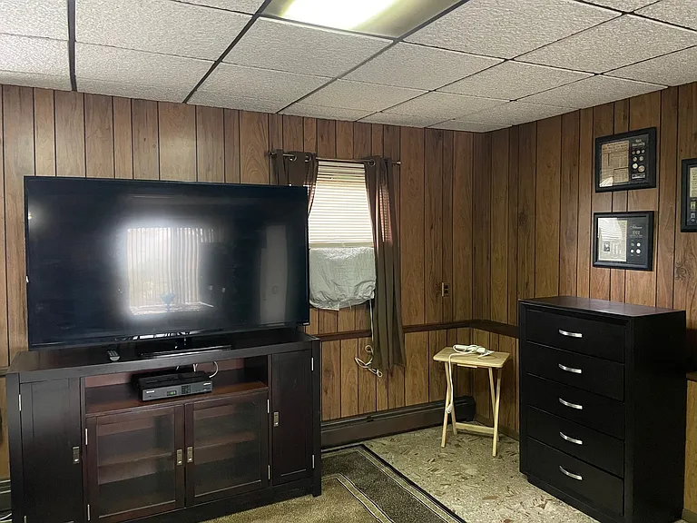 155 Willis Ave — Photo 3