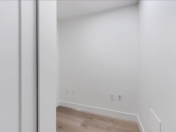 3rd image of 20286 72b Ave