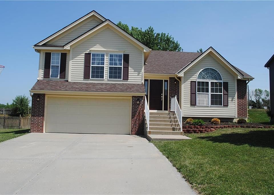 1st image of 1028 Sherman Dr