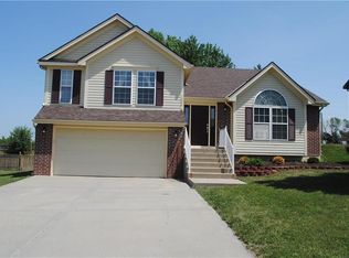 1028 Sherman Dr, Liberty, MO 64068