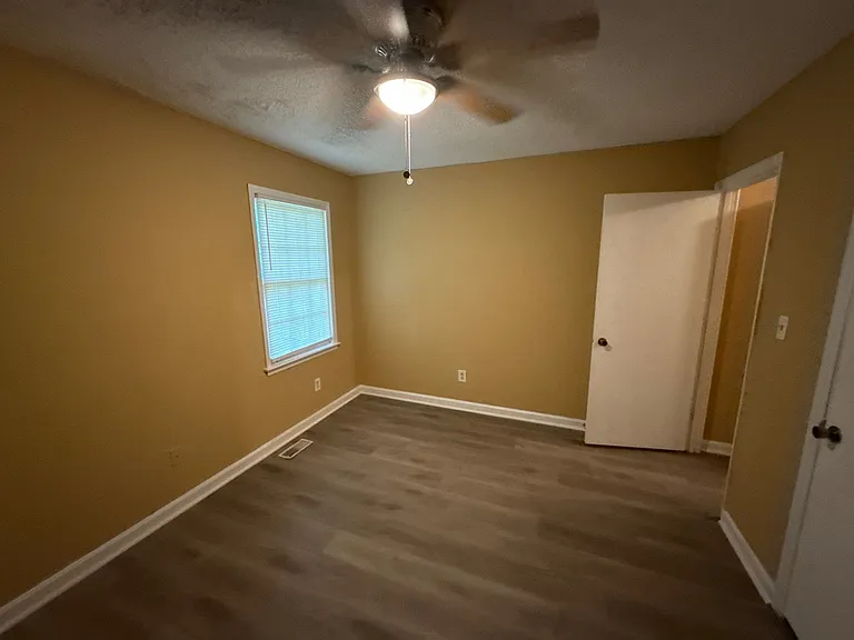 111 Fairhaven Ct — Photo 11