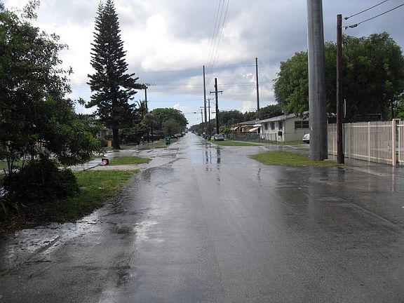 2nd image of 6717 NW 24th Ave