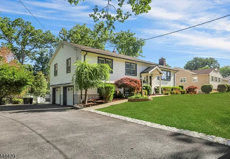 11 Rande Dr — Photo 3