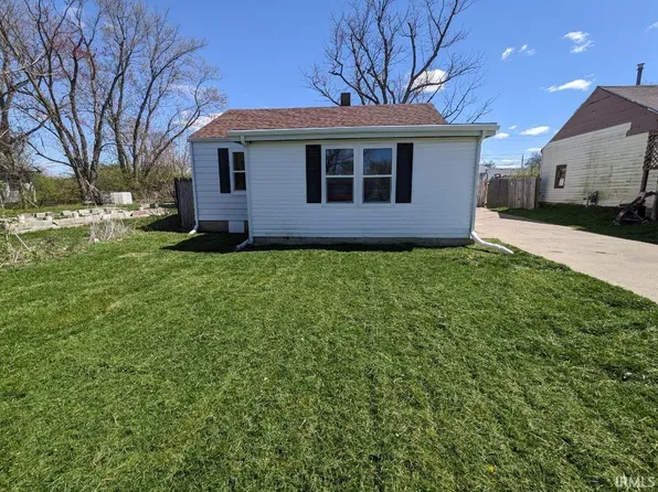 2206 N Macedonia Ave, Muncie, IN 47303