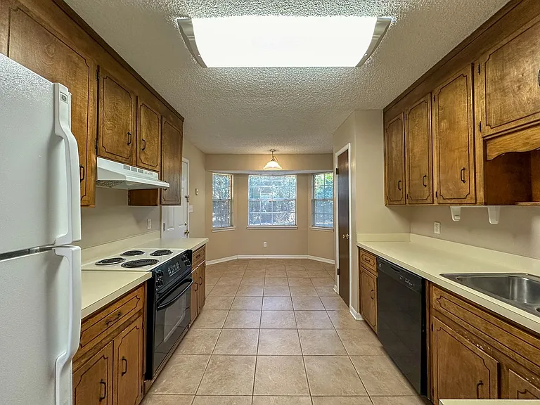 3660 Buford Cir — Photo 5