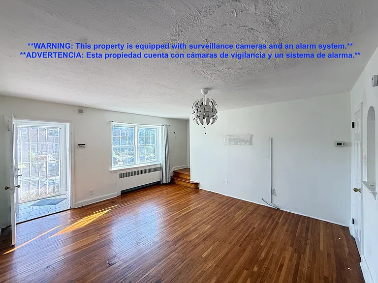 1208 Robbins St — Photo 1