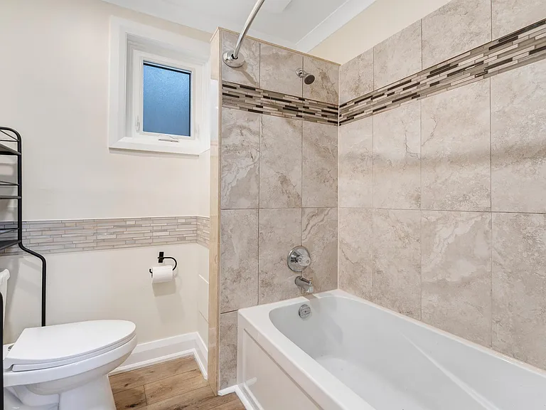 137 Carruthers Ave #1 — Photo 6