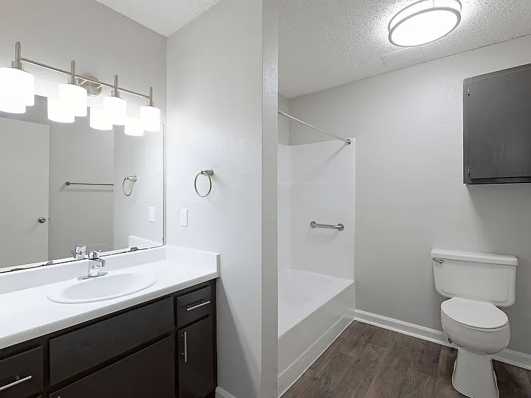 Woodhollow Apartment Homes — Photo 38